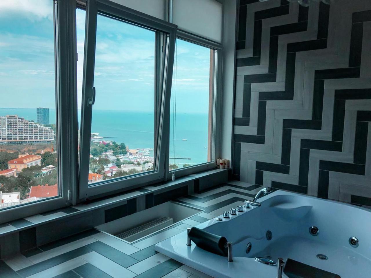 M&P Vip Appartments In Arkadia Odesa Room photo