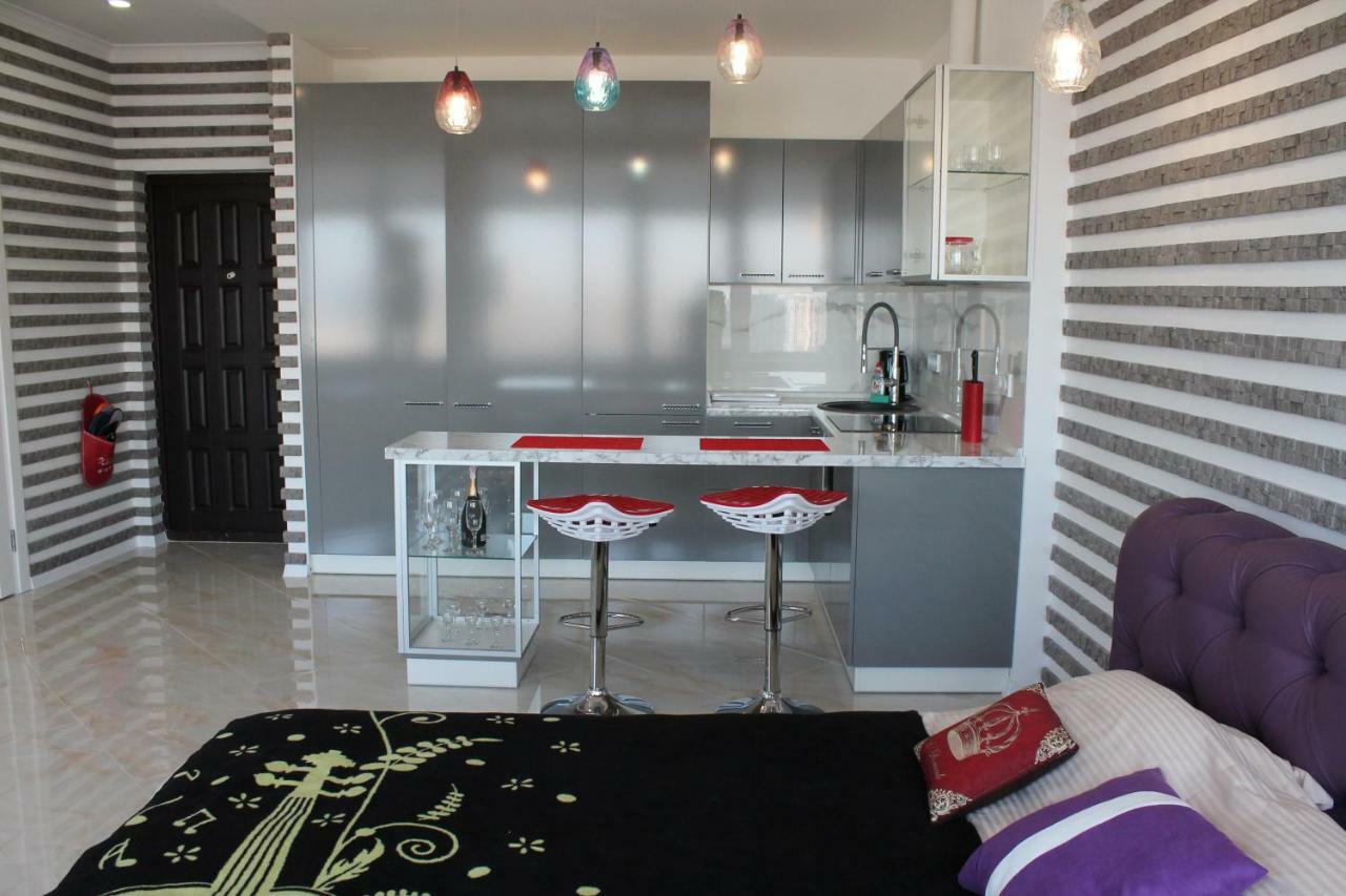 M&P Vip Appartments In Arkadia Odesa Exterior photo